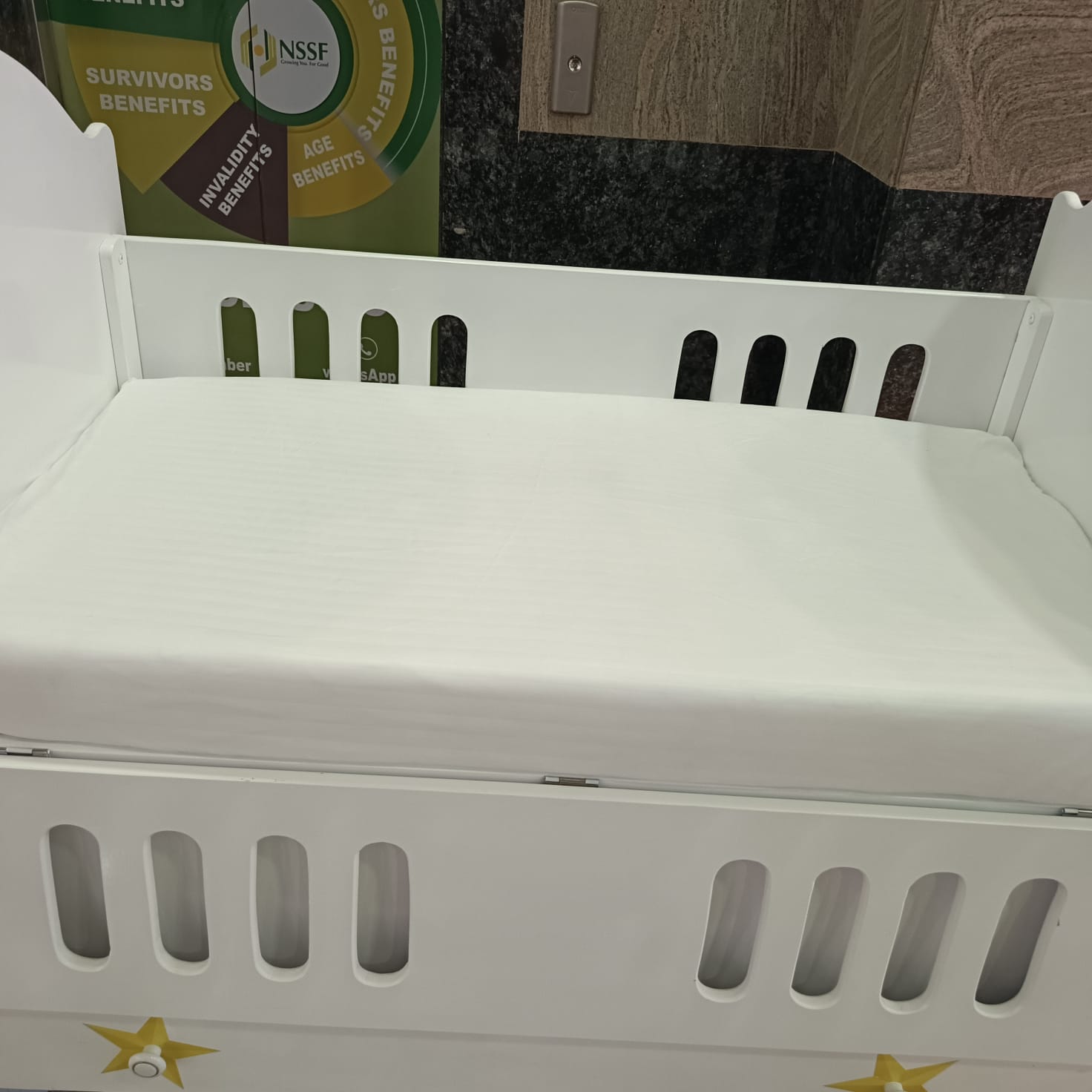 Fitted cot bed sheets