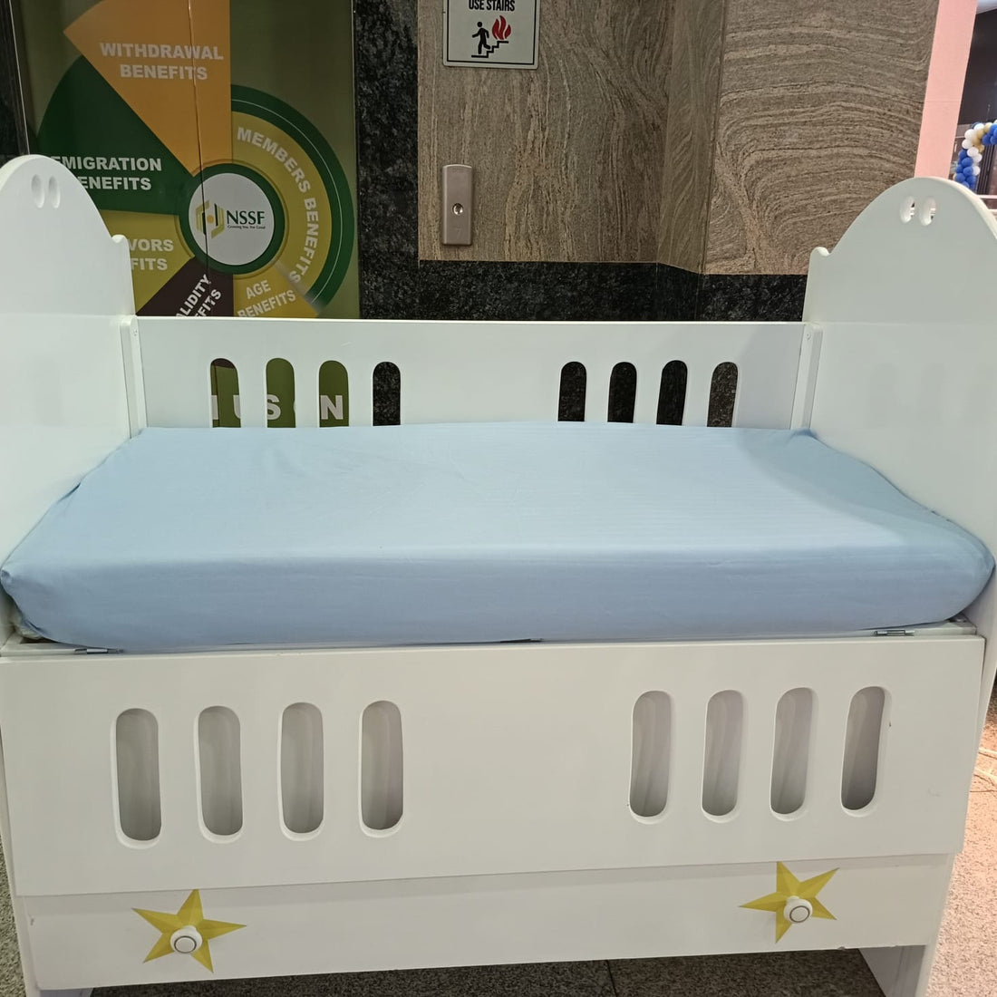 Fitted cot bed sheets