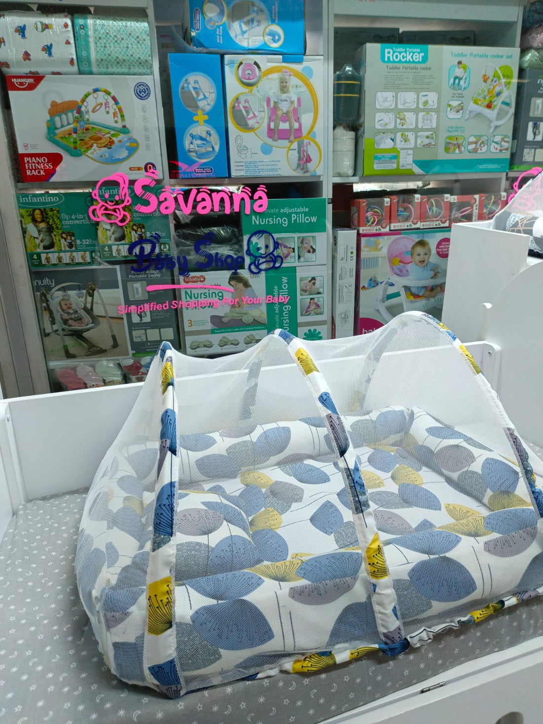 Co sleeper with Net and Pillow